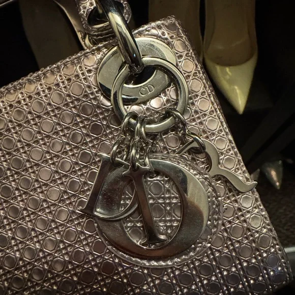 XXX SOLD XXX
LIMITEDEDITION 
LadyDiorMicro CannageMetallicPink - Picture 9 of 14